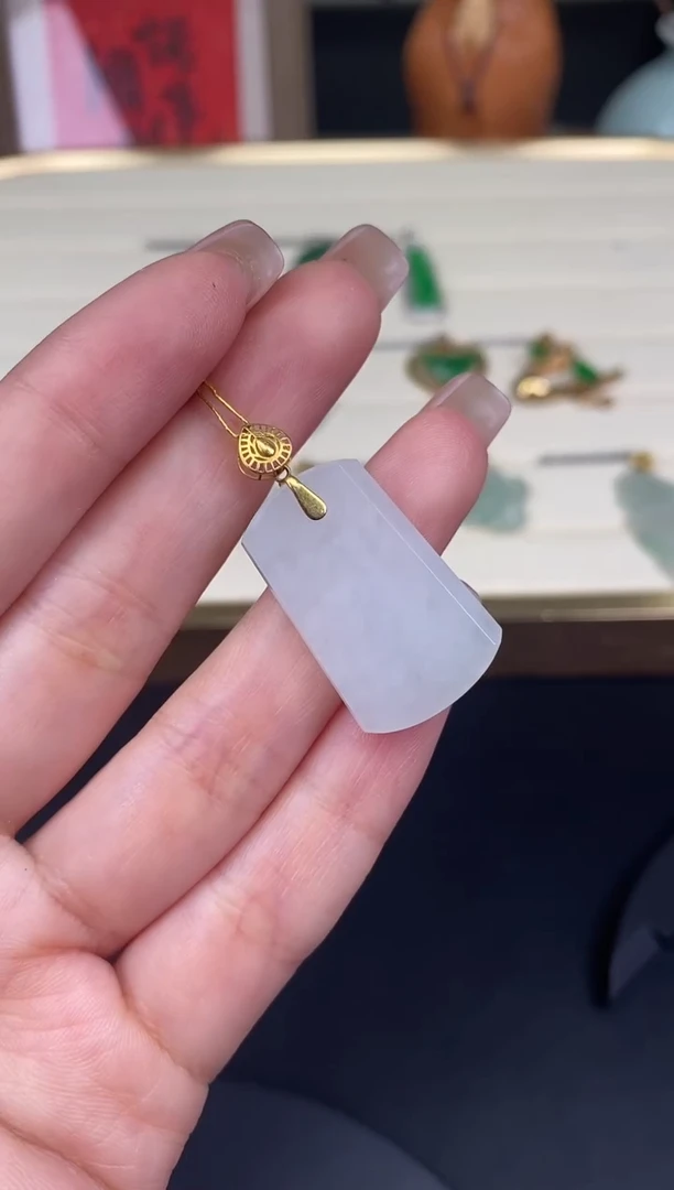 吊坠(不含链)18K金镶嵌翡翠无事牌18K金扣镶嵌@@CMT