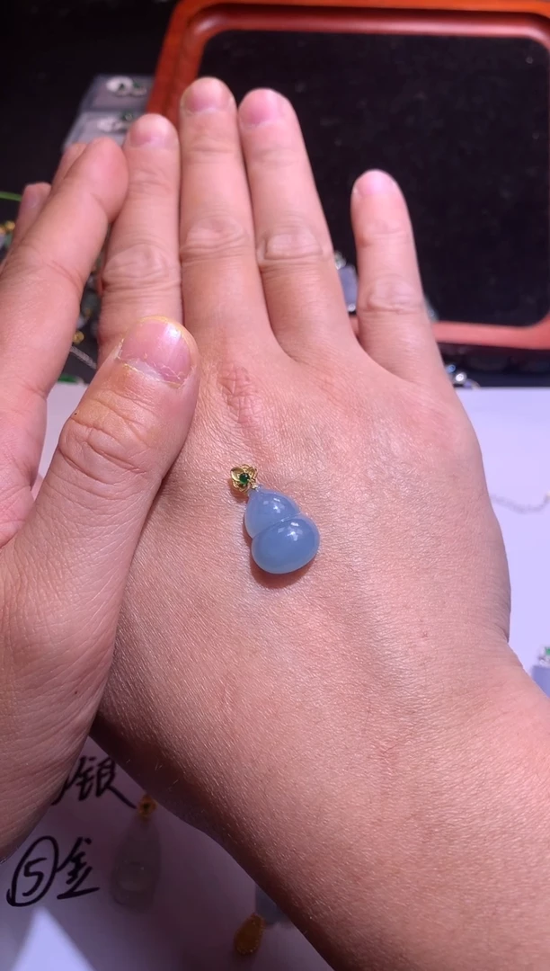 【闪购商品】翡翠吊坠(不含链)18K金镶嵌1