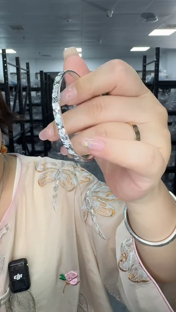 无足银足银碎冰冰手镯