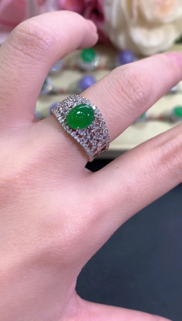 18K金镶嵌戒指翡翠冬日珠宝Q150