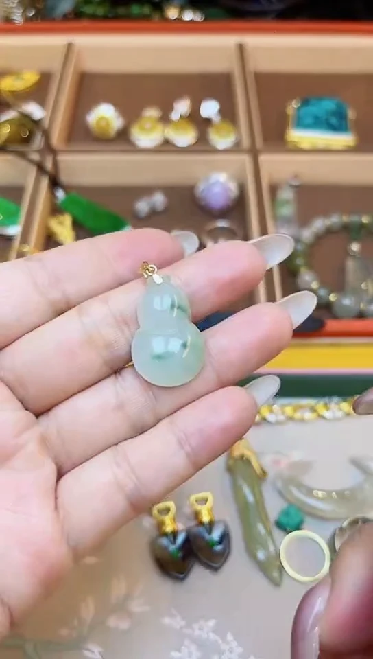 翡翠18K金镶嵌吊坠(不含链)吊坠(不含链)