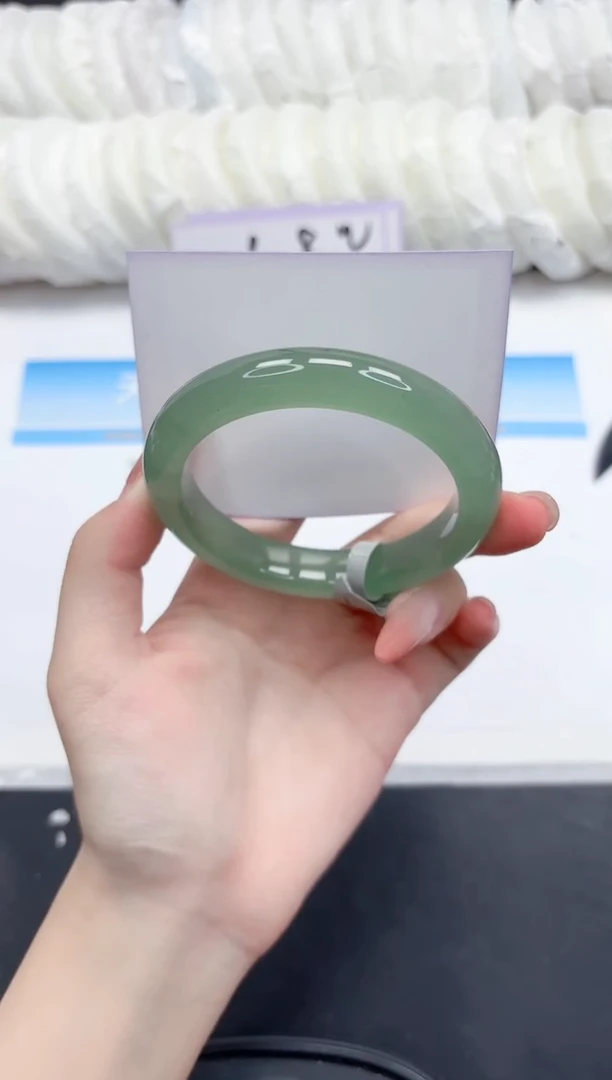 石英质玉手镯未镶嵌97-58