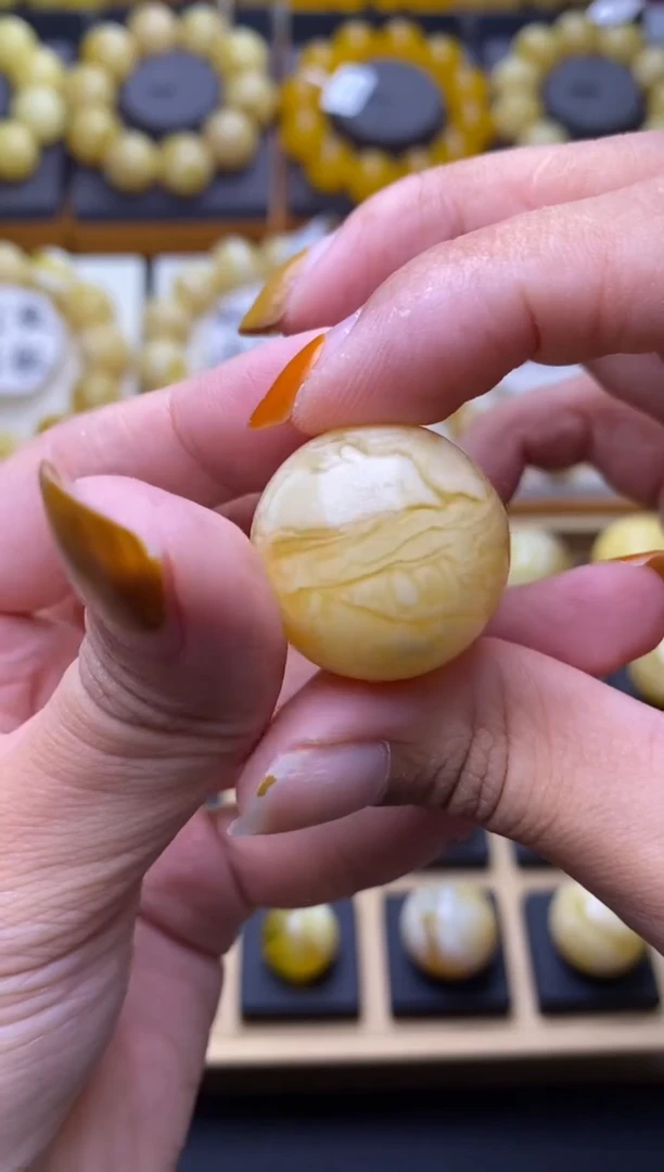 裸石琥珀未镶嵌大小姐珠宝82