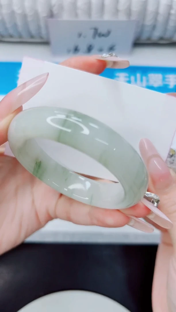 石英质玉手镯未镶嵌144/50