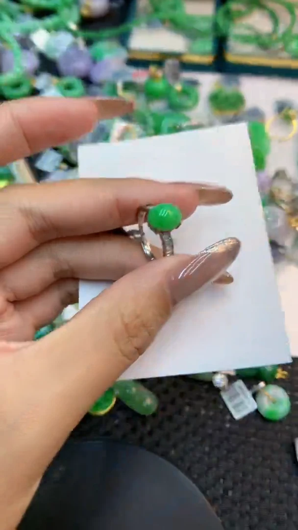 颈饰未镶嵌翡翠1