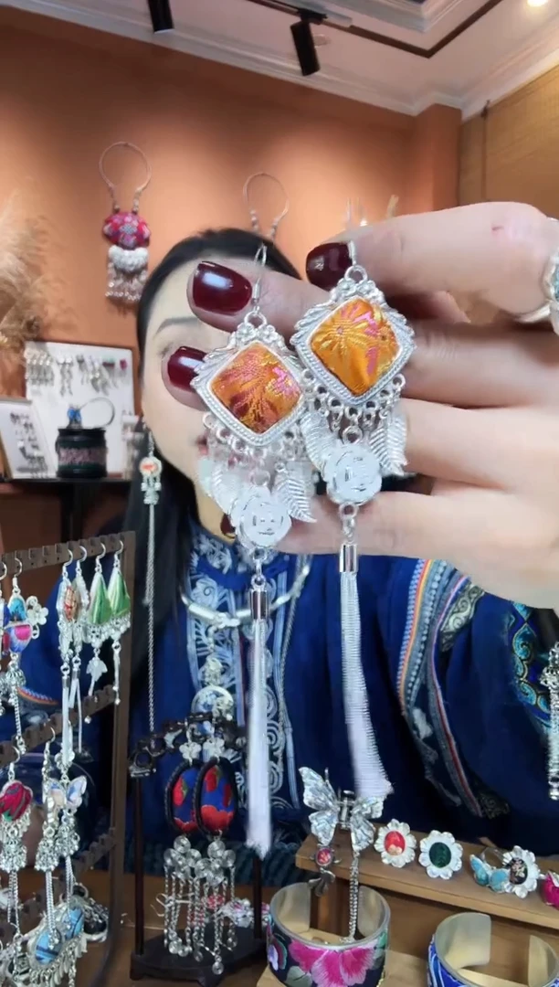 【闪购商品】刺绣纯手工民族风耳环