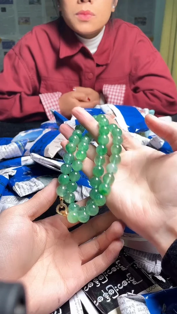 猛子收货冰绿珠链