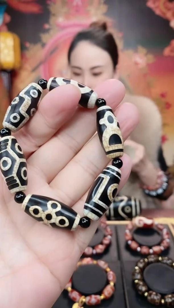 【闪购商品】玛瑙/玉髓手串未镶嵌多图腾手串