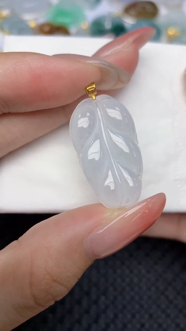 翡翠18K金镶嵌颈饰天然翡翠a货