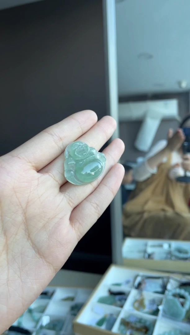 吊坠(不含链)未镶嵌翡翠大*。天然缅甸A货翡翠