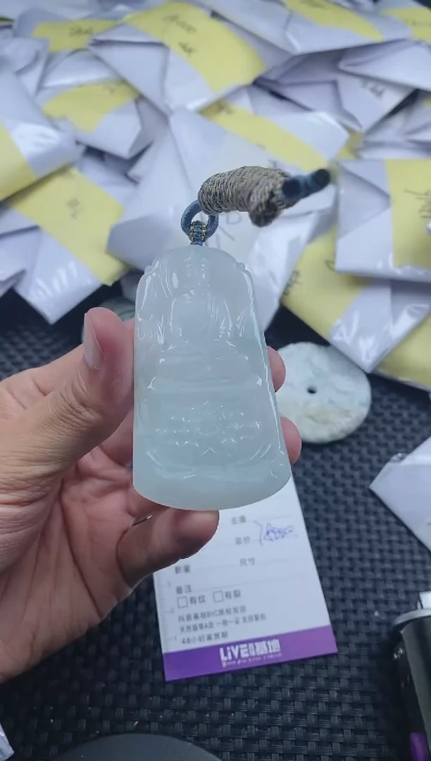 翡翠未镶嵌颈饰