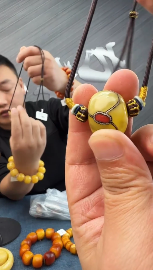 蜜蜡未镶嵌珠宝奇石假一罚十6，22多样性发其一