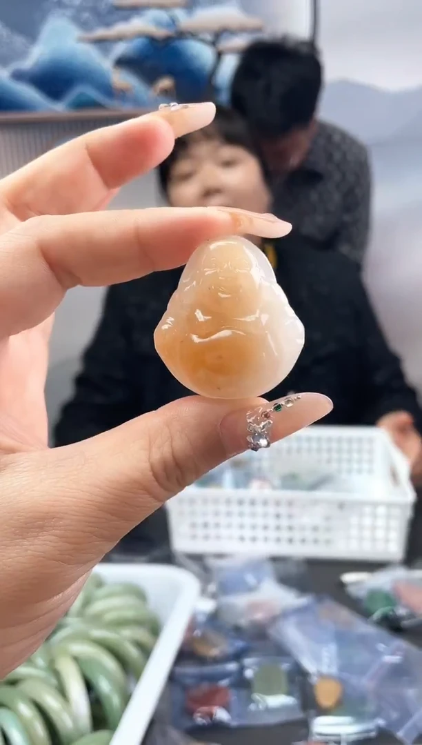 未镶嵌肚里藏金佛公密玉（石英质玉）肚里藏金佛公