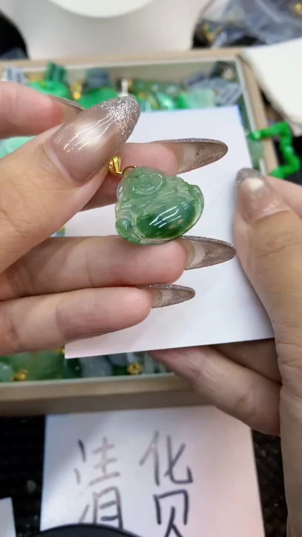颈饰未镶嵌翡翠1