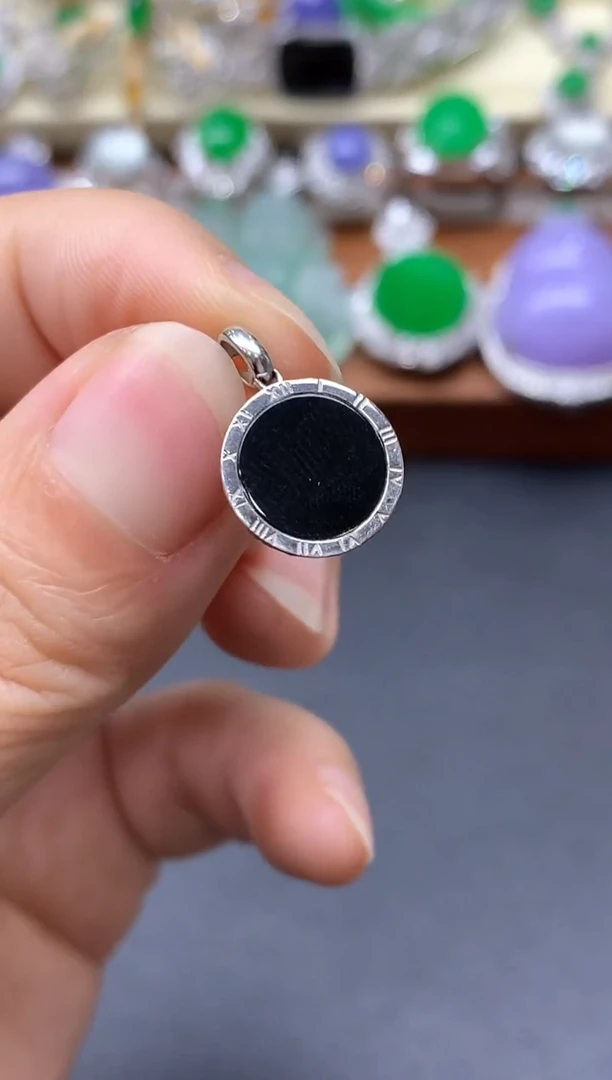 颈饰18K金镶嵌翡翠31-中国好珍宝