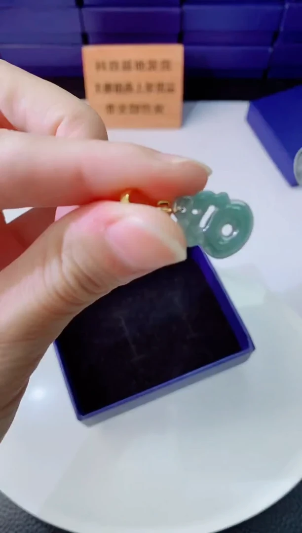 翡翠未镶嵌颈饰1111111