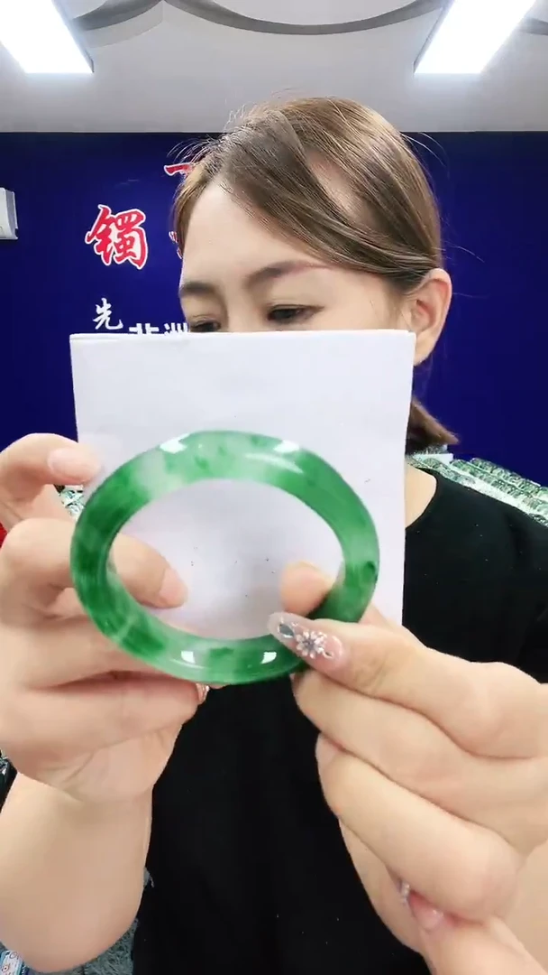未镶嵌手镯石英质玉（非洲翠）12