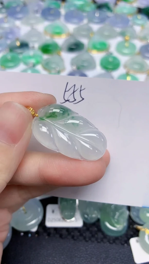 颈饰18K金镶嵌翡翠天然缅甸翡翠A货翡翠百元以上9元证书费自理
