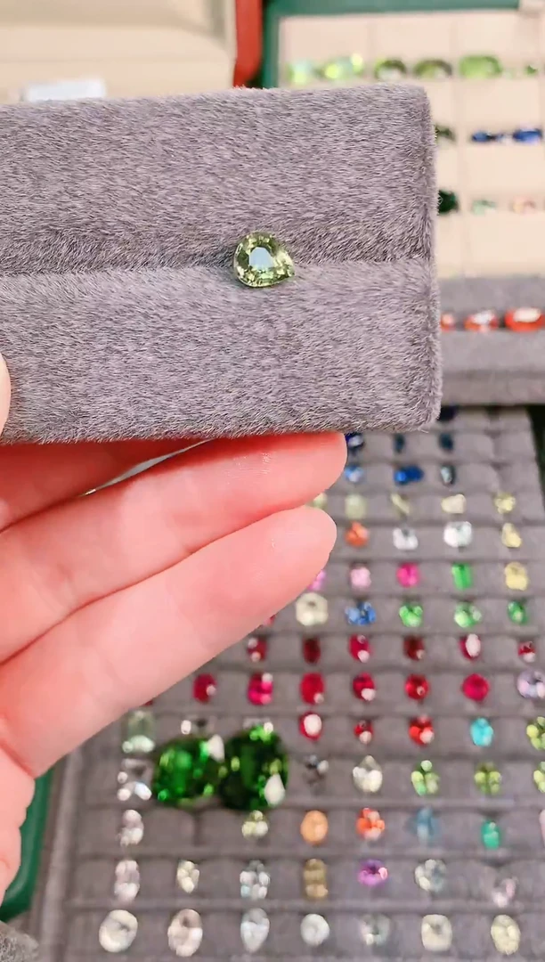未镶嵌珠宝半成品碧玺1.36ct