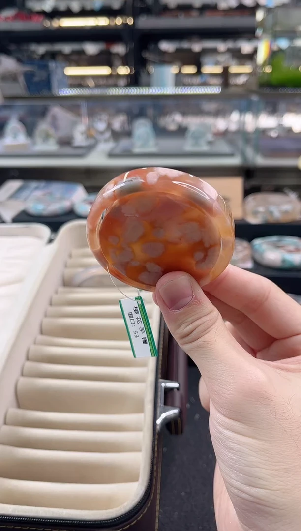 未镶嵌手镯石英质玉六*六圈口（赠品镯心）