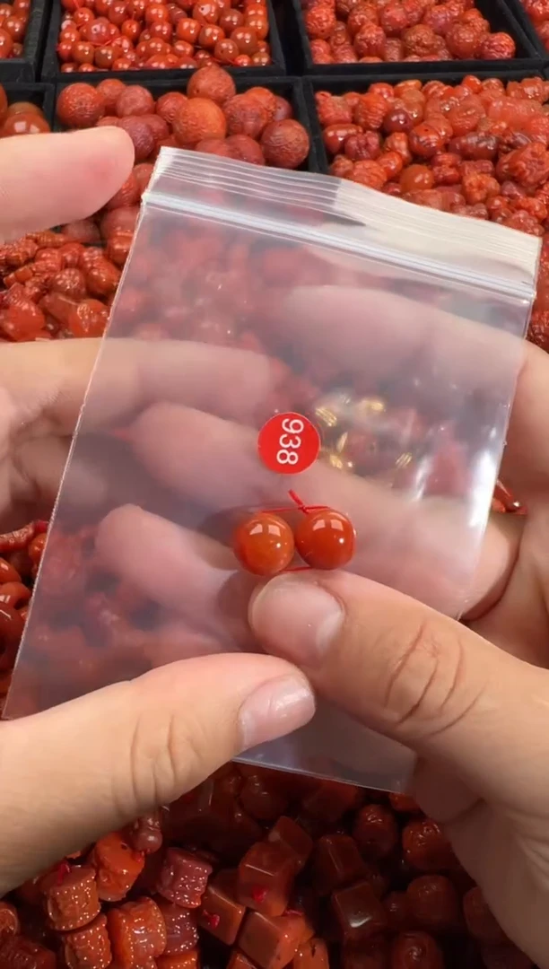 南红玛瑙未镶嵌颈饰1