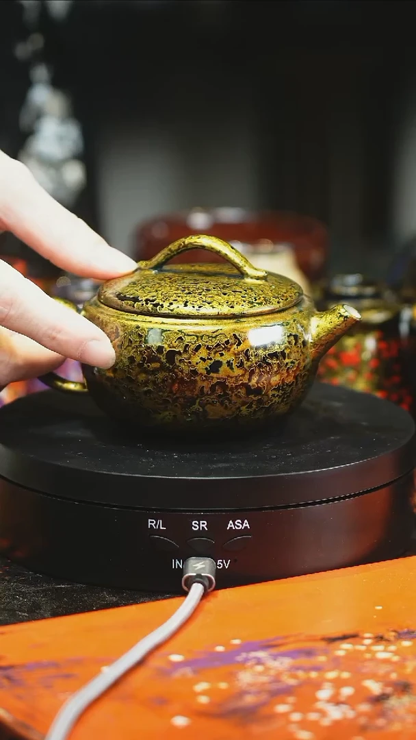 大漆工艺黑金色汉瓦壶