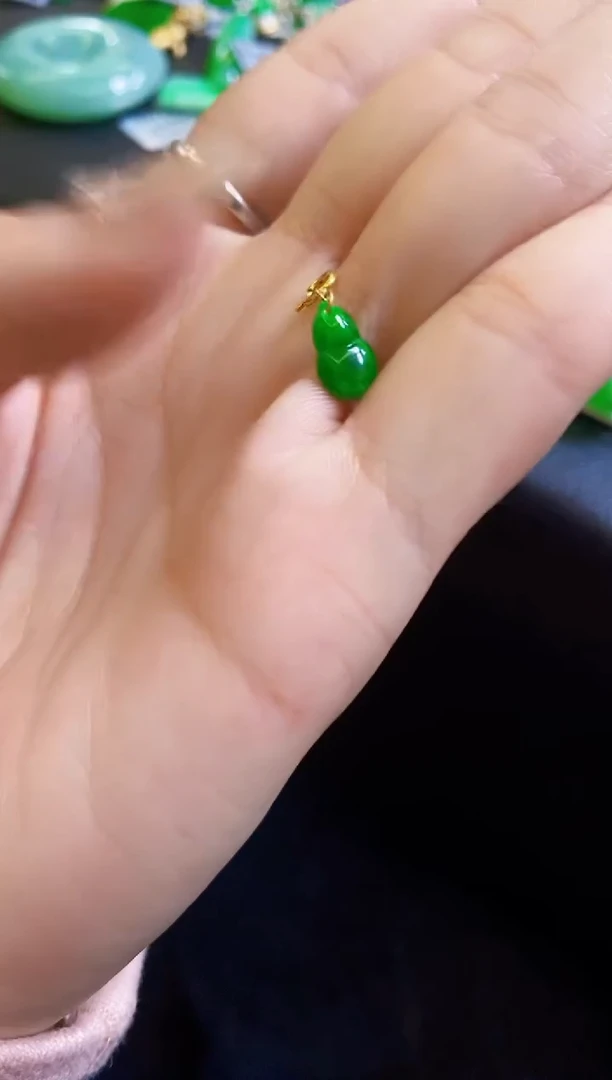 【闪购商品】定制翡翠未镶嵌吊坠