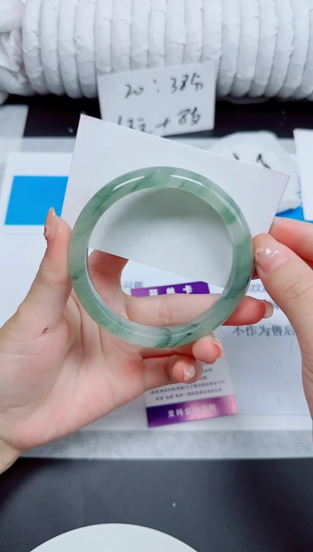 石英质玉手镯未镶嵌17/62.5