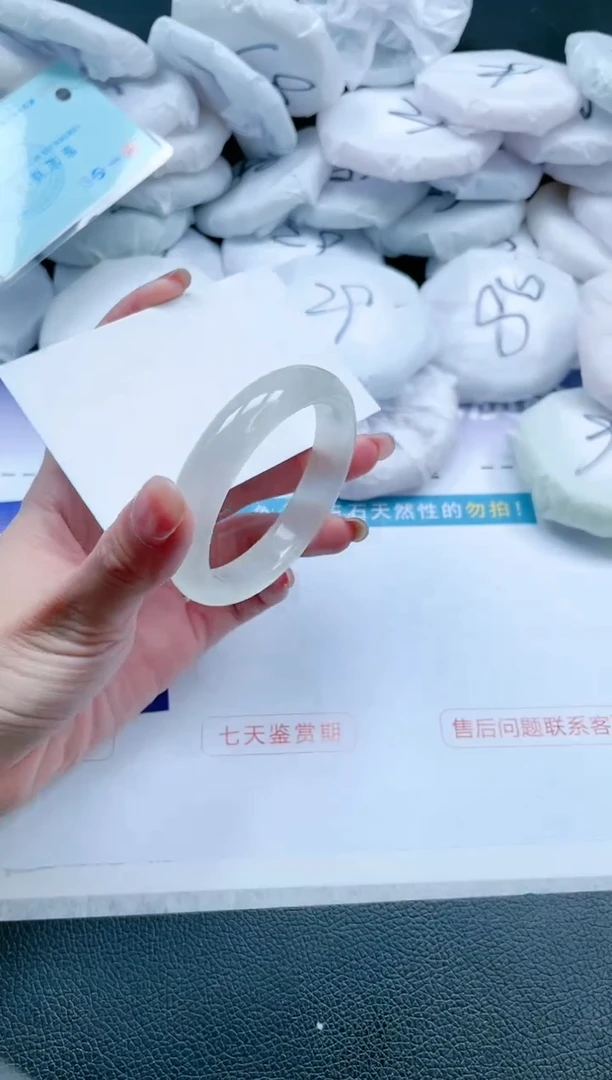 【闪购商品】石英质玉手镯未镶嵌 白月光手镯-51