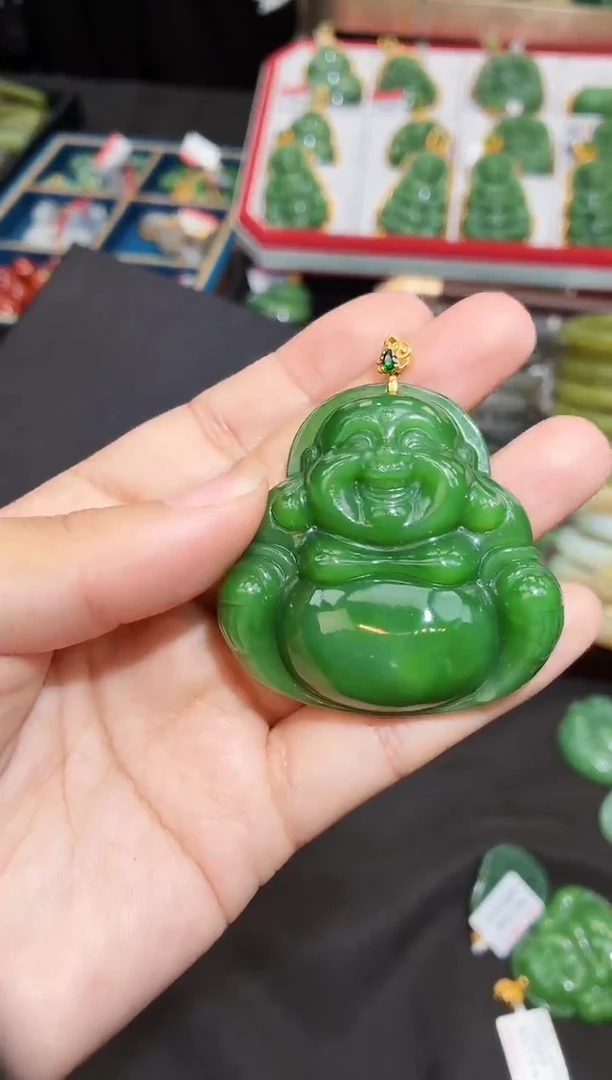 吊坠(赠链)18K金镶嵌和田玉多样性发一微带白棉