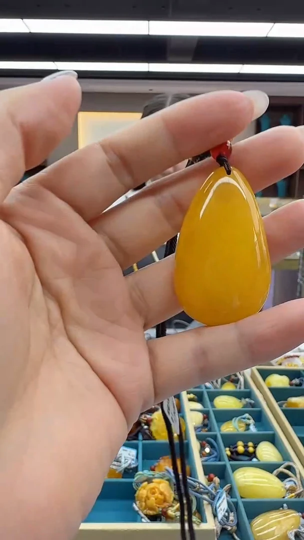 琥珀颈饰未镶嵌151秒拍号 假一罚三