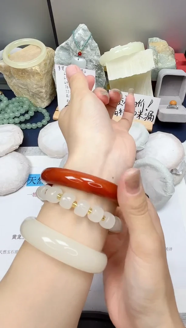 【闪购商品】石英质玉手镯未镶嵌195-玛瑙-圈口58