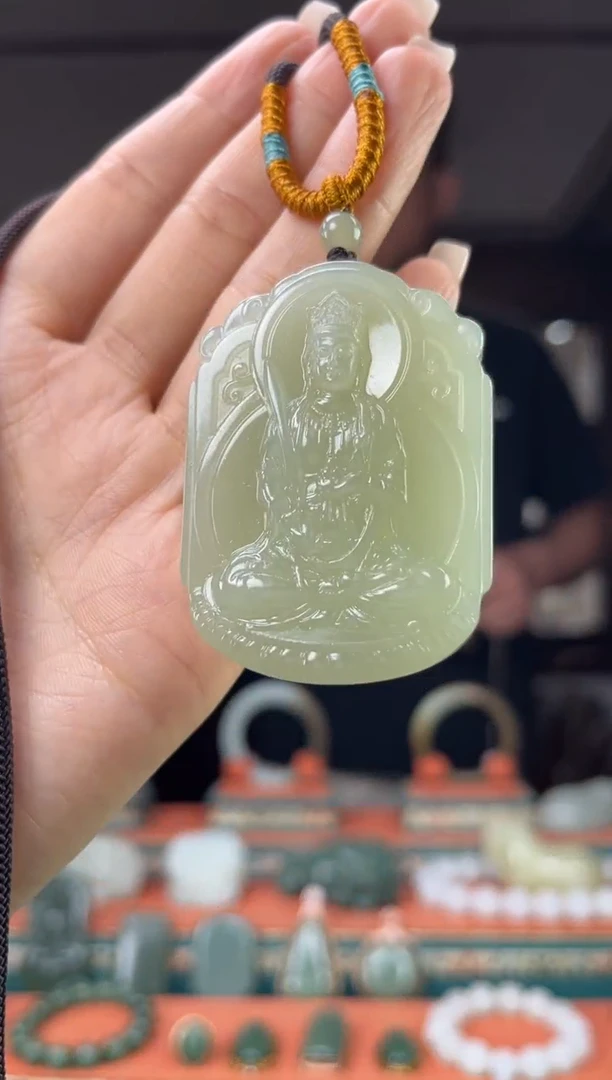 和田玉未镶嵌颈饰佩佩