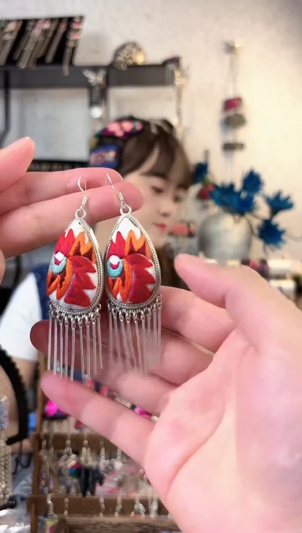 织绣彩云南阁非遗老绣饰品164