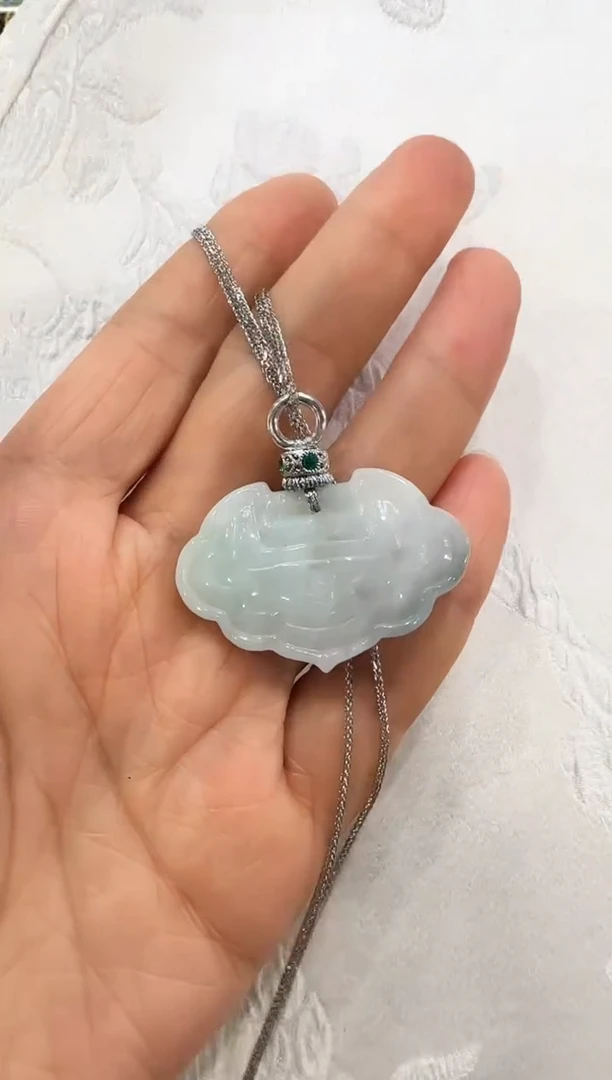 翡翠未镶嵌颈饰国风