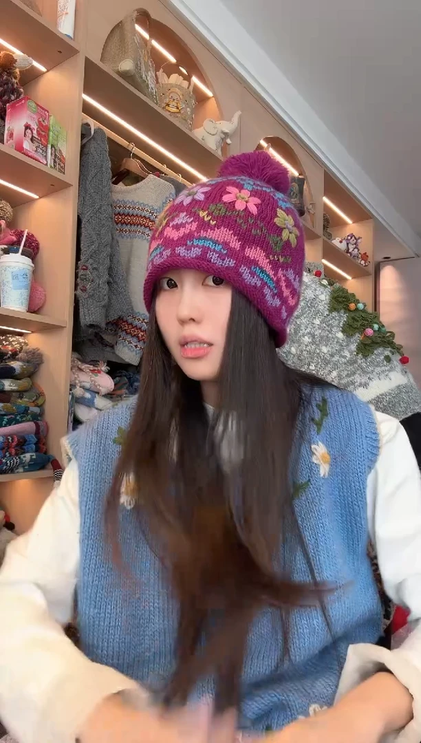 羊毛紫色刺绣羊毛帽