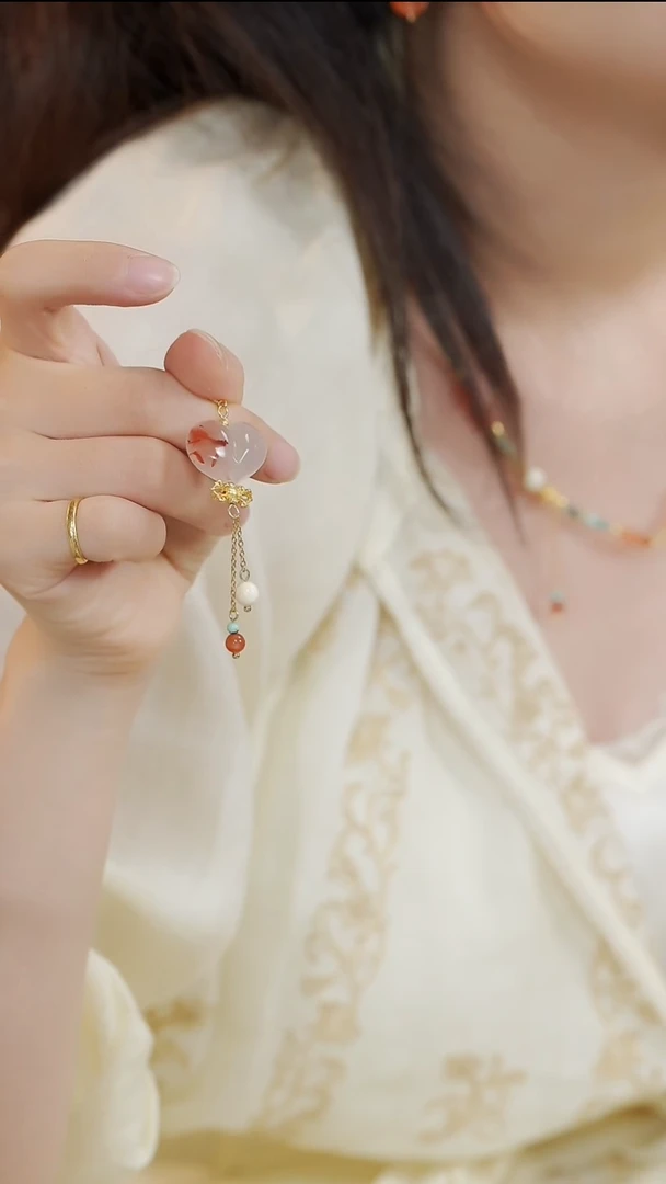 南红玛瑙未镶嵌颈饰冰飘南红屁桃吊坠（多样性随机发）