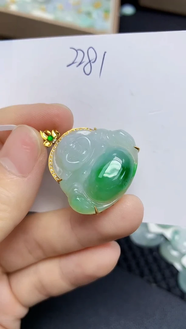 翡翠18K金镶嵌颈饰天然缅甸翡翠A货