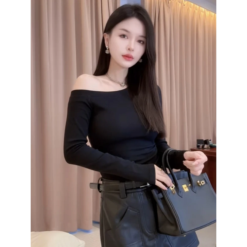 韩系纯色斜领露肩长袖内搭T恤女2025早秋新款修身显瘦打底衫上衣