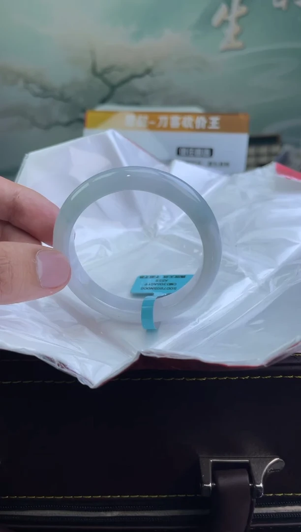 翡翠手镯未镶嵌11翡翠手镯