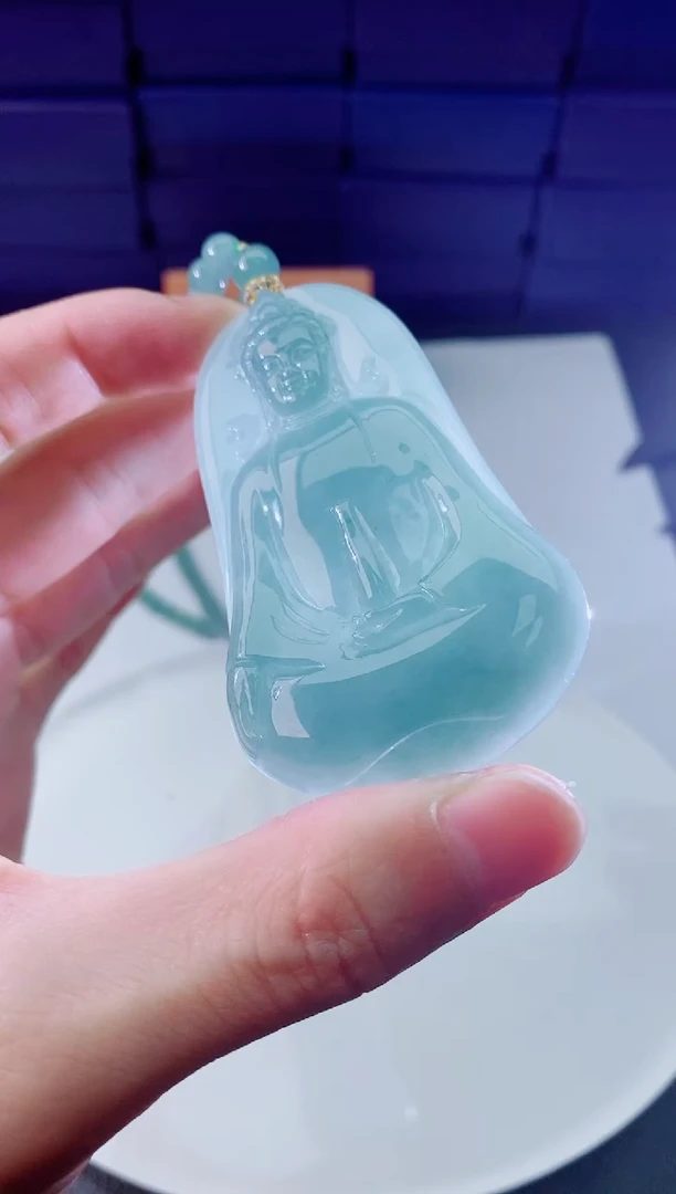 翡翠未镶嵌颈饰