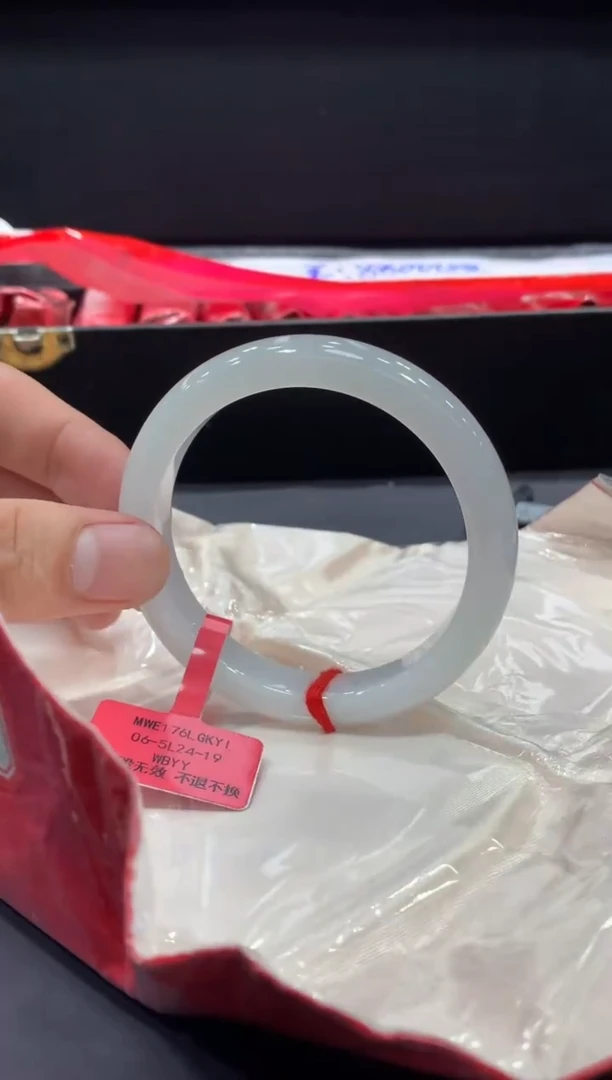 未镶嵌手镯翡翠翡翠手镯