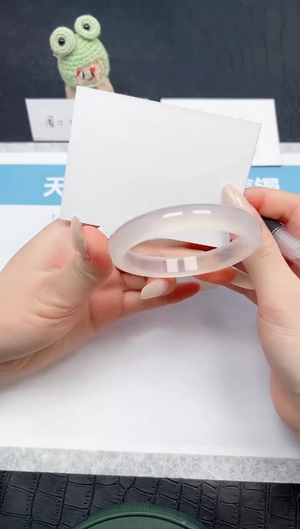 【闪购商品】石英质玉手镯未镶嵌148-55.7