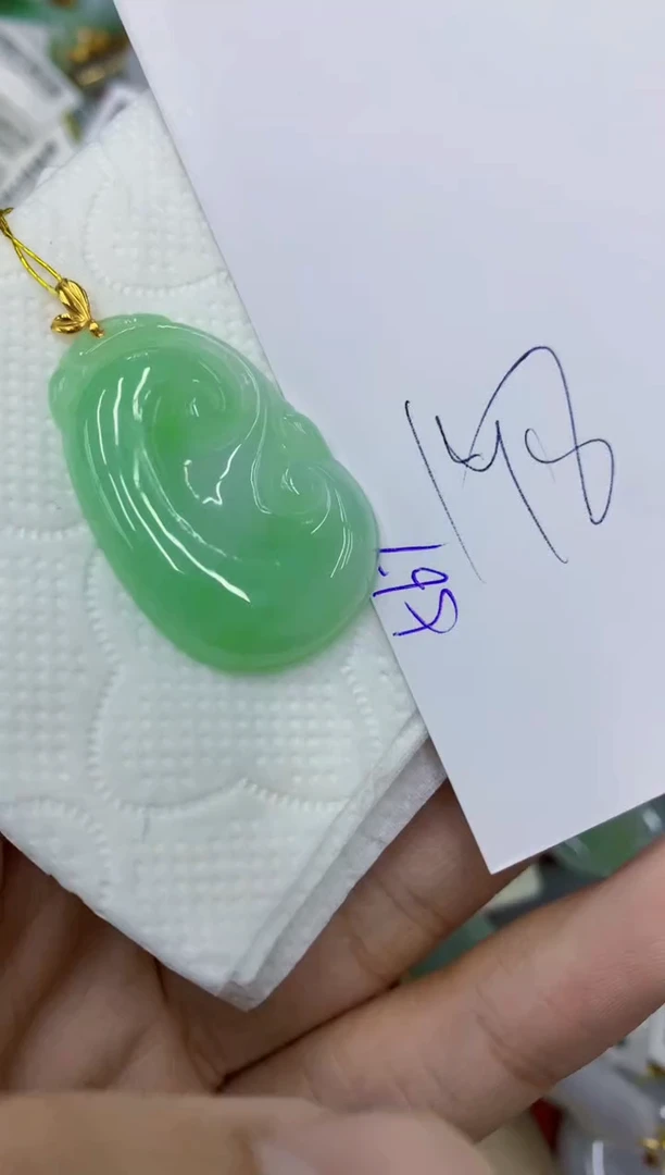 颈饰18K金镶嵌翡翠11111111111