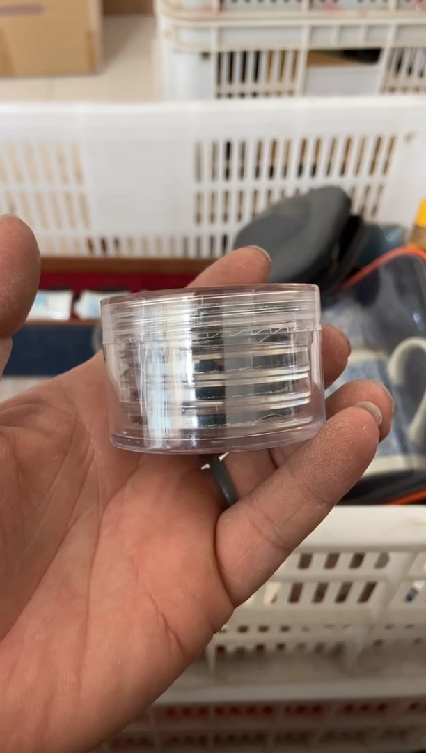 无运费险有瑕疵的摄影的产品有使用过的痕迹有点脏介意勿拍