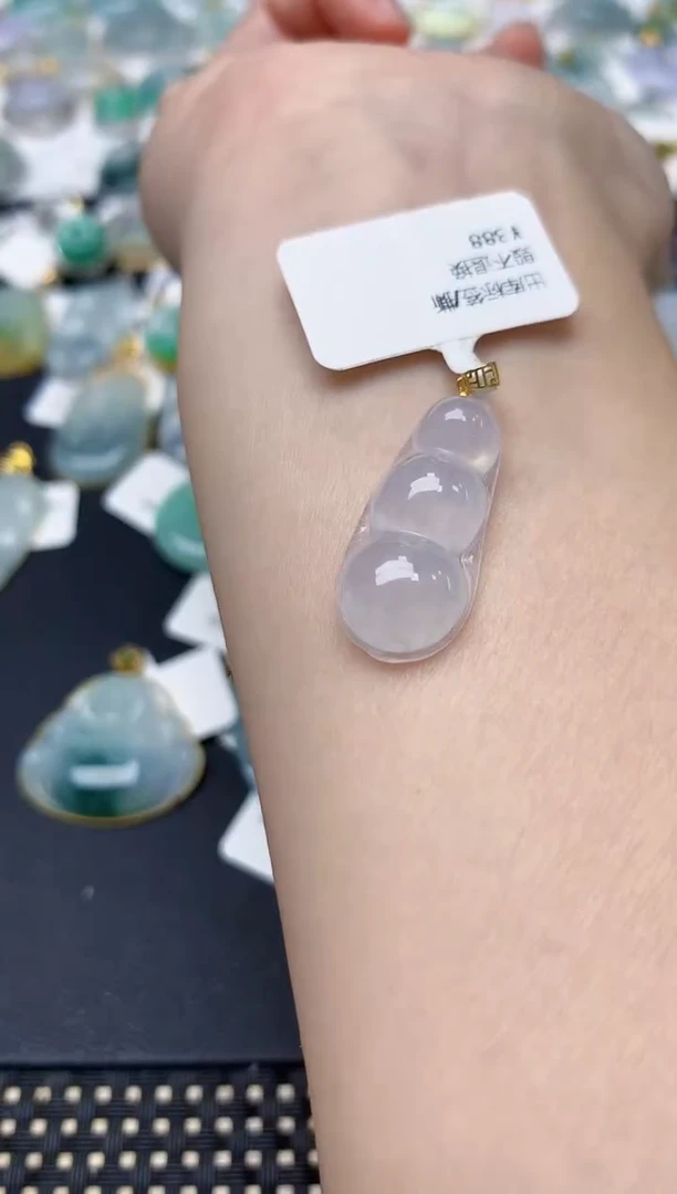 颈饰18K金镶嵌翡翠天然缅甸A货翡翠