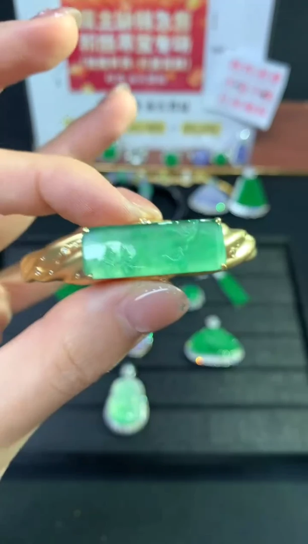 翡翠手镯18K金镶嵌手镯不退不换|39800+0