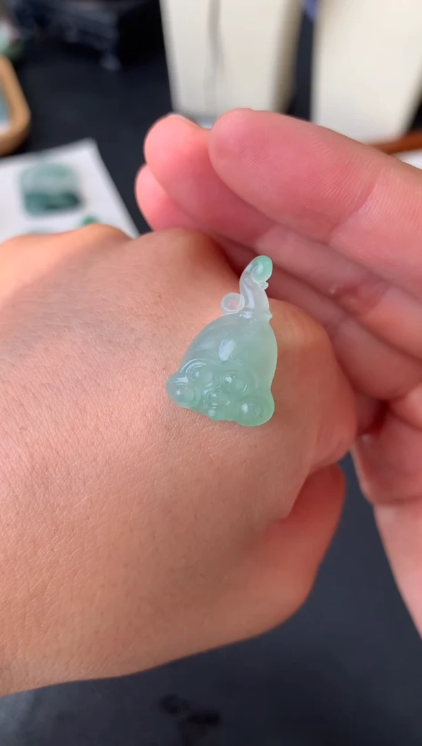 未镶嵌定制翡翠