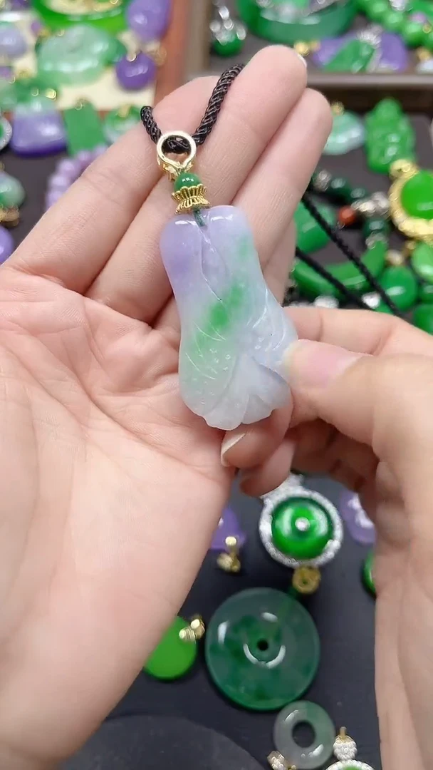 颈饰未镶嵌翡翠春彩白菜