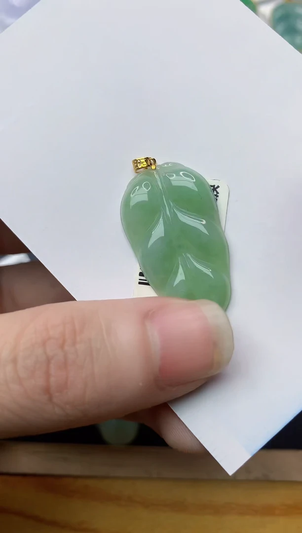 【闪购商品】翡翠颈饰18K金镶嵌41.........